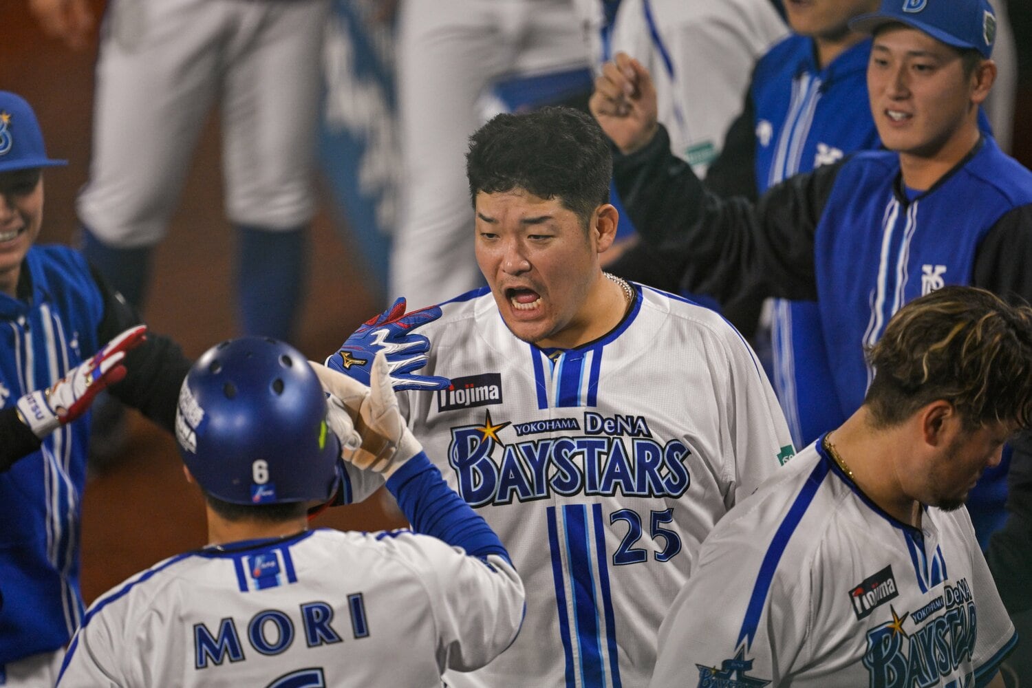 チームを鼓舞する筒香嘉智。度会のことも見守っていた　©Nanae Suzuki