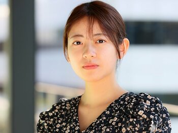 「羽生（善治）先生に“小高さん中飛車党だもんね”と言われて…」21歳女流棋士が語る“将棋での喜び”「西山朋佳さんは昔も今も憧れですが」＜Number Web＞ photograph by Shigeki Yamamoto