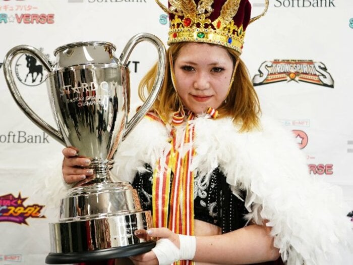 流血戦でコメント欄炎上も…史上最年少でスターダム・リーグ戦制覇、鈴季すず21歳の“飛び級”人生を支えた「カリスマの言葉」<Number Web> photograph by Essei Hara
