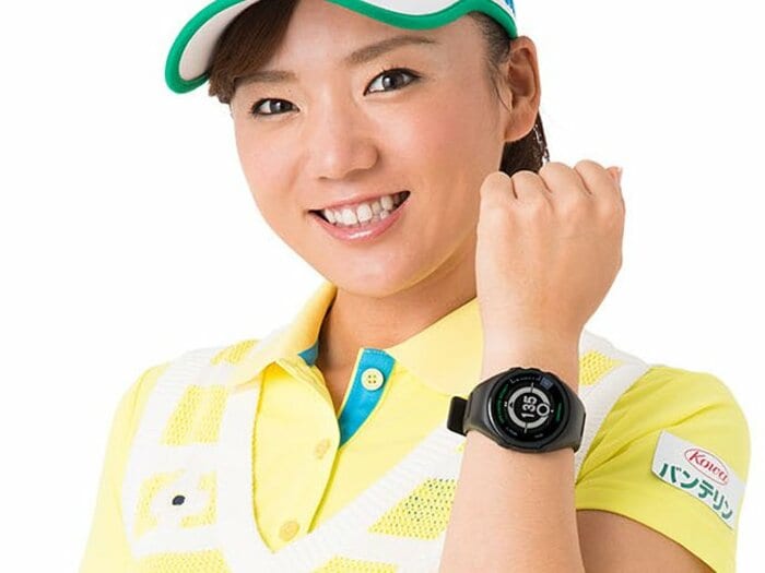 グリーンやハザードまでの距離が瞬時、かつ簡単にわかるGPSキャディー。＜Number Web＞ photograph by MASA