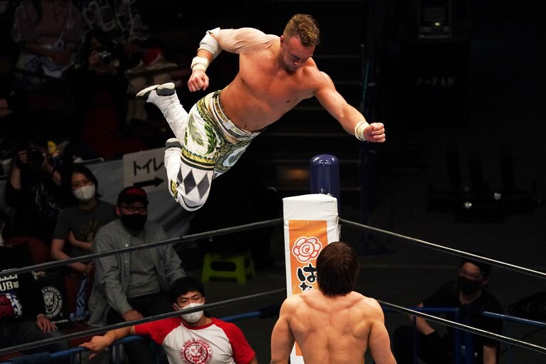 “イギリスのボーイ”オスプレイが飯伏からIWGP世界ヘビー奪取 「オマエたちがオレをモンスターに変えたんだ」(5)