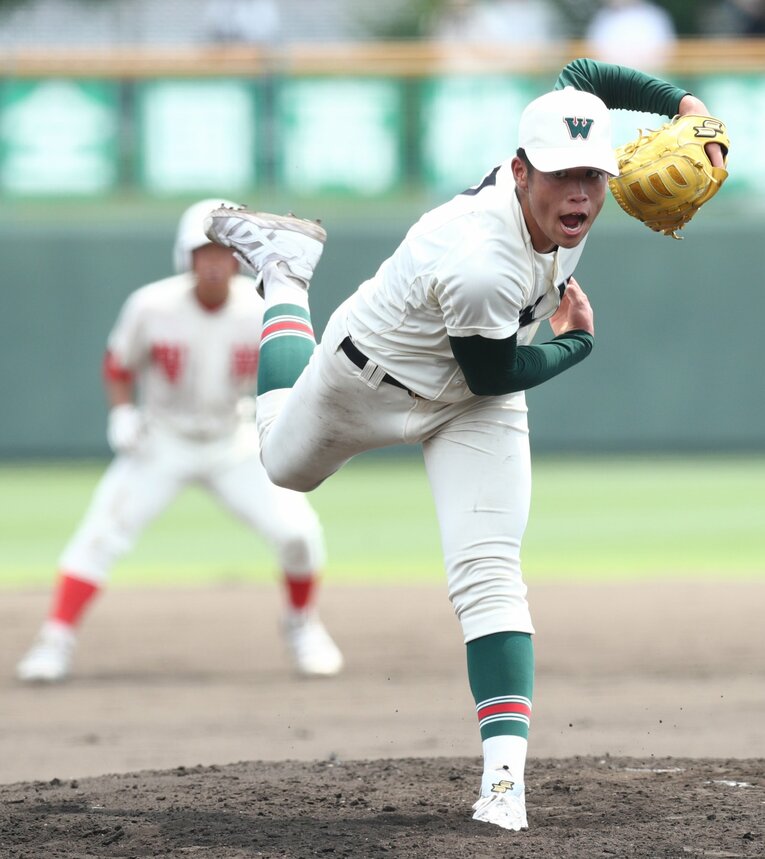 和歌山大会決勝でみせた小園健太の力強いピッチング。惜しくも春夏連続甲子園出場を逃した　©︎Sankei Shimbun