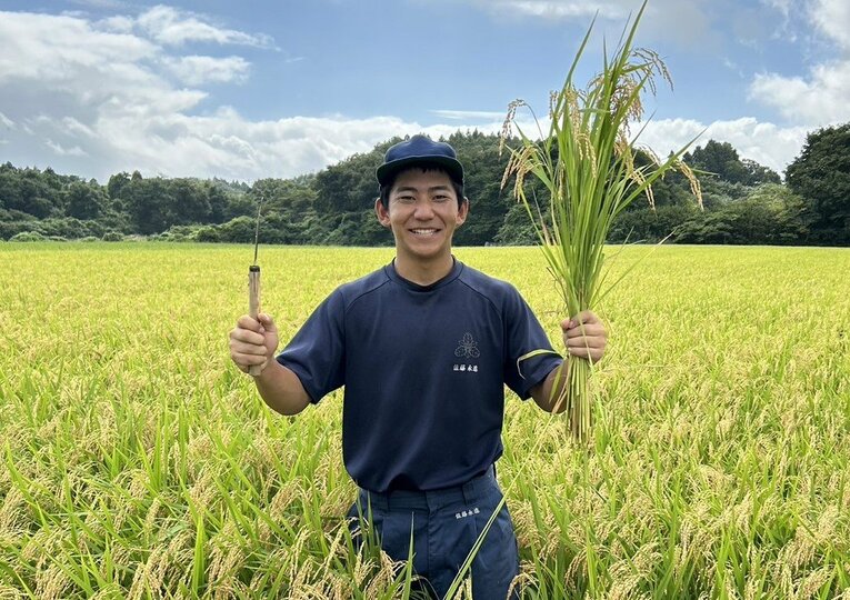【加美農野球部とは？】農業実習中の佐藤永遠（とわ）選手　©Yuki Kashimoto