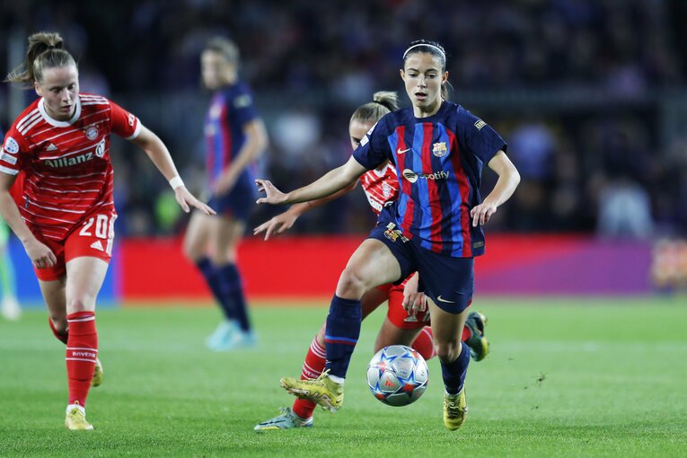 W杯ブラジル戦のウラで「バルサ女子がカンプノウで4万6967人」盛況なワケ… メッシ後に君臨する“女王”、熊谷紗希が見せた悔しさ(16)