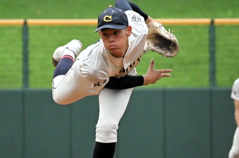 センバツ不出場の選手にもプロ注の逸材は多い。敏腕スカウトが明かした「今春の甲子園に居なかった」原石の名前は…？ ／ photograph by Asahi Shimbun