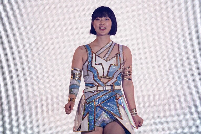 デビュー戦のリングに向かうさくらあや。2023年3月25日、横浜武道館　©Essei Hara
