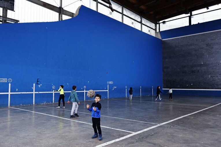 「TAKEユニの日本人ファンが増えた気が」久保建英MOMも“代えが利かない状態”を現地撮影…ソシエダは狂う歯車を直せるか(51)