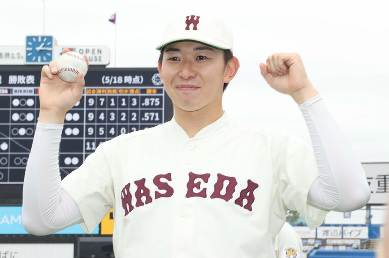 東京六大学野球で9年ぶりとなるノーヒットノーランを達成した早大4年の伊藤樹。その老獪なピッチングはいかにして作られたのか ／ photograph by Sankei Shimbun