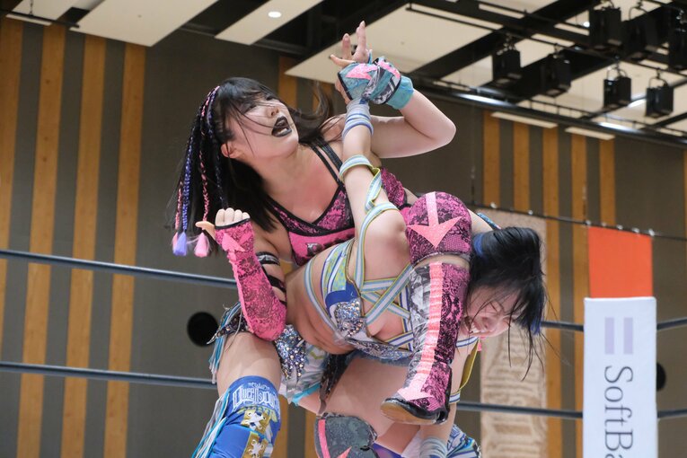 学級委員長も務めた「高校生レスラー」 吏南（17歳）がタイトル戦で見せた“肩書き以上の可能性”…来春の卒業後はプロレス専念へ(22)