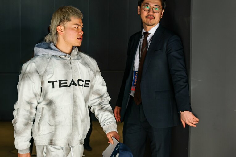 2月24日のジェーソン・モロニー戦。張りつめた表情で会場入りする那須川天心　©Susumu Nagao