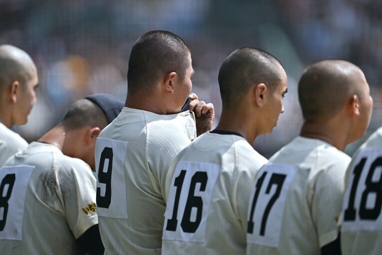 準決勝で敗れた神村学園。大会中、4度バリカンで刈り上げた　©Hideki Sugiyama