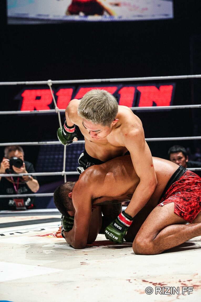 秋元強真vs.パッチー・ミックス　©RIZIN FF