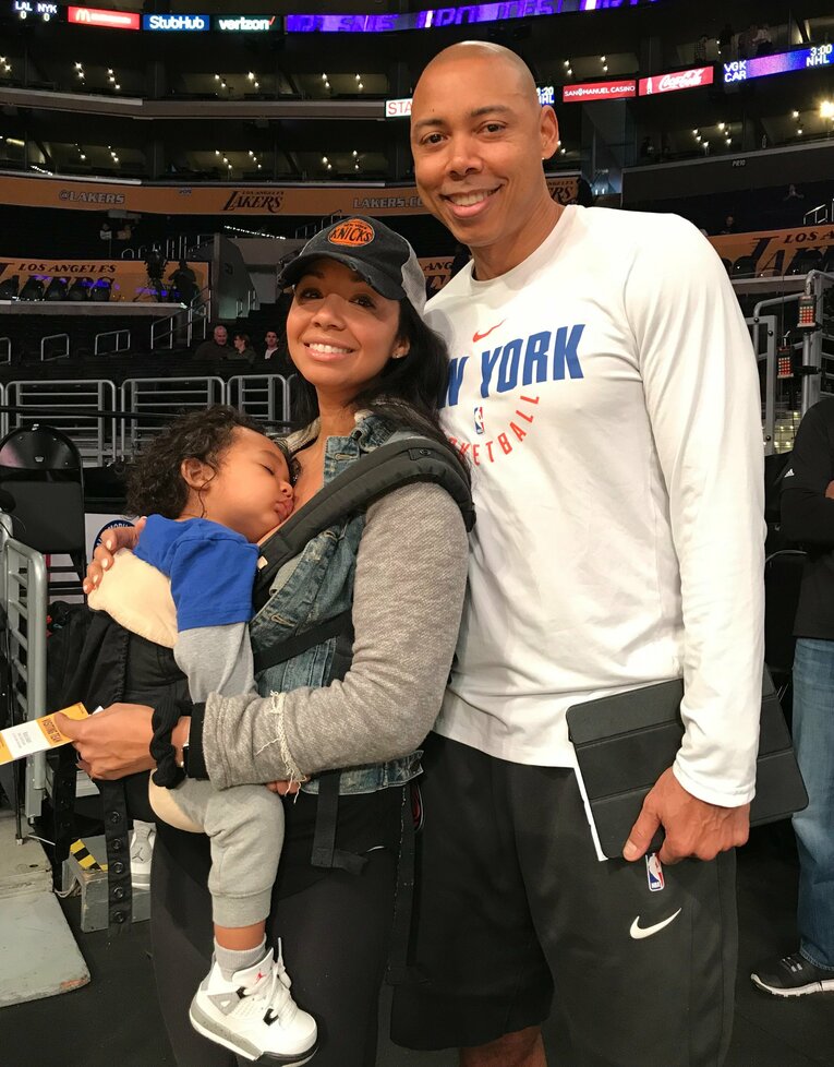 2018年、ニューヨーク・ニックスのアシスタントコーチ時代に撮影した家族写真（筆者撮影）