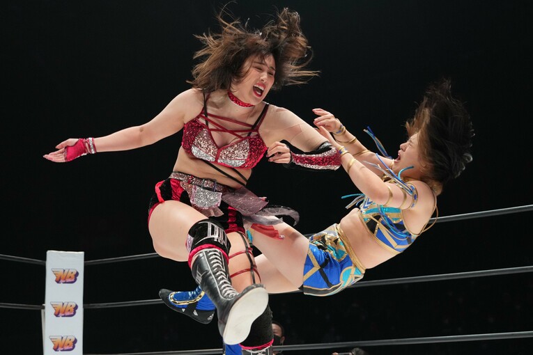 大型新人HANAKOの相手を務めたひめか。2023年3月25日、横浜武道館