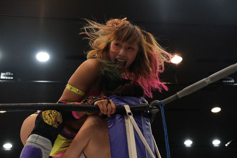 ウナギvsなつぽい　©Norihiro Hashimoto