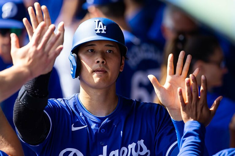 大谷翔平の報道が過熱しているが……「プロ野球選手と結婚した妻」の新しい関係性を考えてみよう ／ photograph by Sipa USA/JIJI PRESS