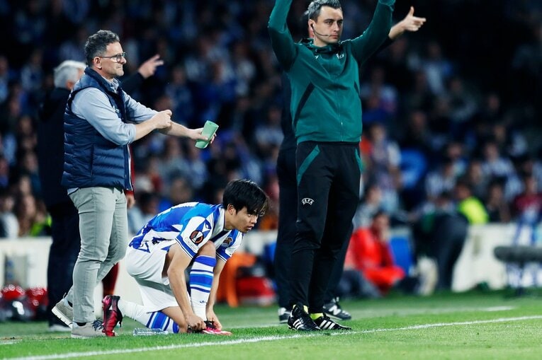 久保建英がELで味わった「先発落ち→敗退」での怒り・悲しみを撮った「タケ！と不調ソシエダサポが期待したが…」〈代表合流前にゴール〉(39)