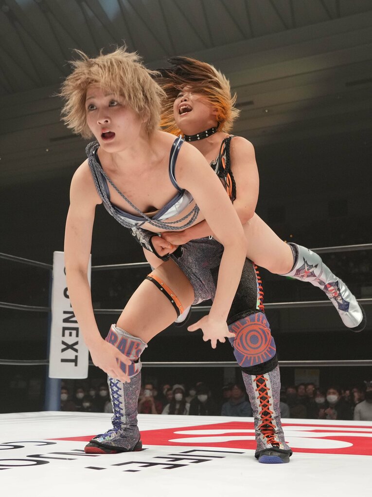 MIRAIと安納サオリによる白いベルト戦　©Essei Hara