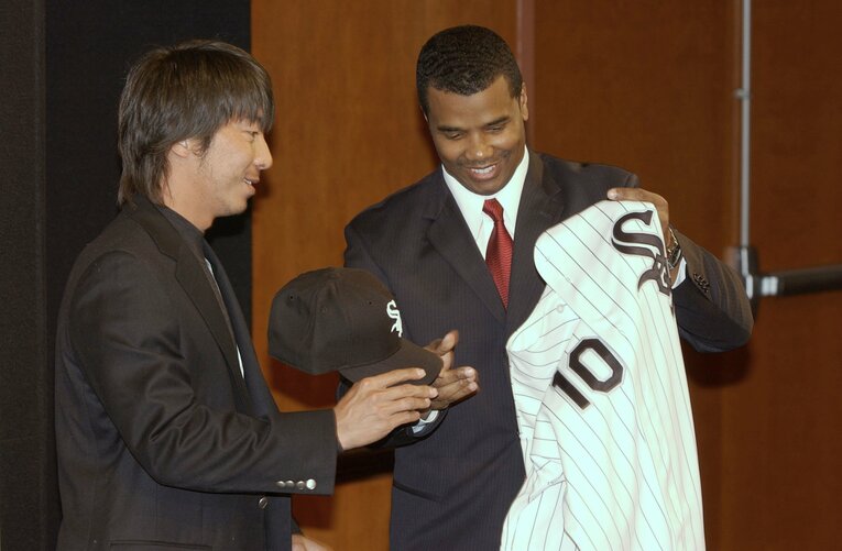 ホワイトソックスと契約した高津　(C)Getty Images