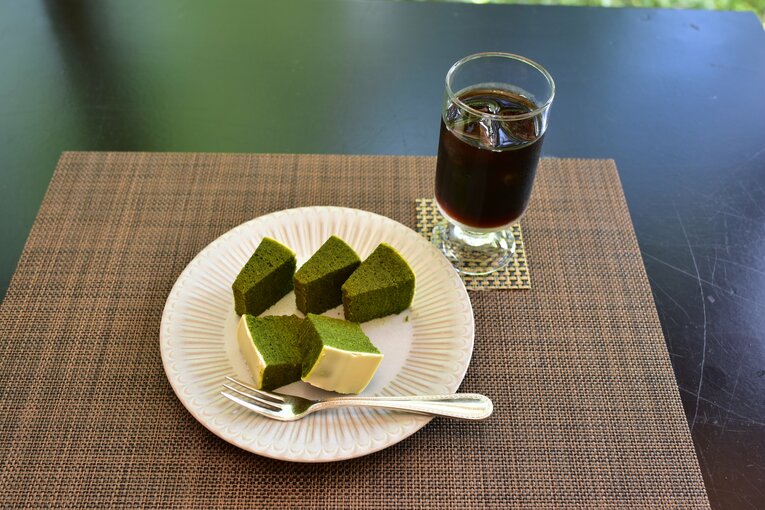 「どうする家康 バウムクーヘン 特濃抹茶 富士の初雪」　©日本将棋連盟