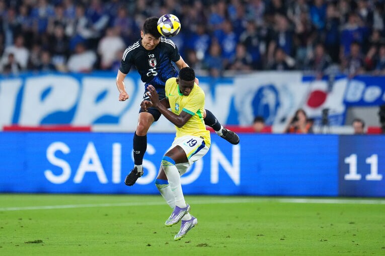 ブラジル戦では空中戦は少なかったが、180センチの身長以上の強さを見せる　©AFLO