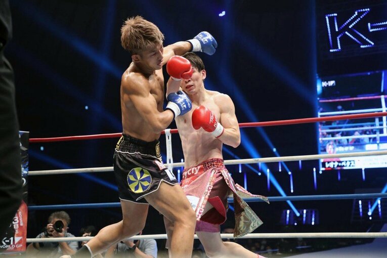 レオナ・ペタスvs朝久裕貴（決勝）　©K-1