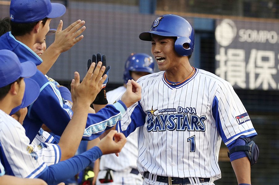 DeNAの太陽、桑原将志は復活する?笑顔に秘める思い「今年はギラつく」。<Number Web> photograph by Kyodo News