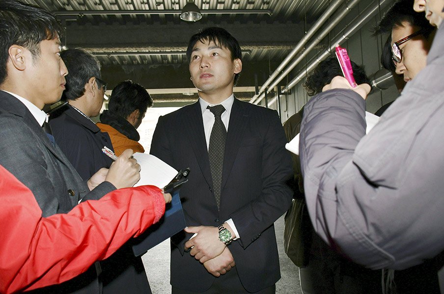 丸佳浩とカープ、必然の別れ。FAは忠誠心の踏み絵ではない。＜Number Web＞ photograph by Kyodo News