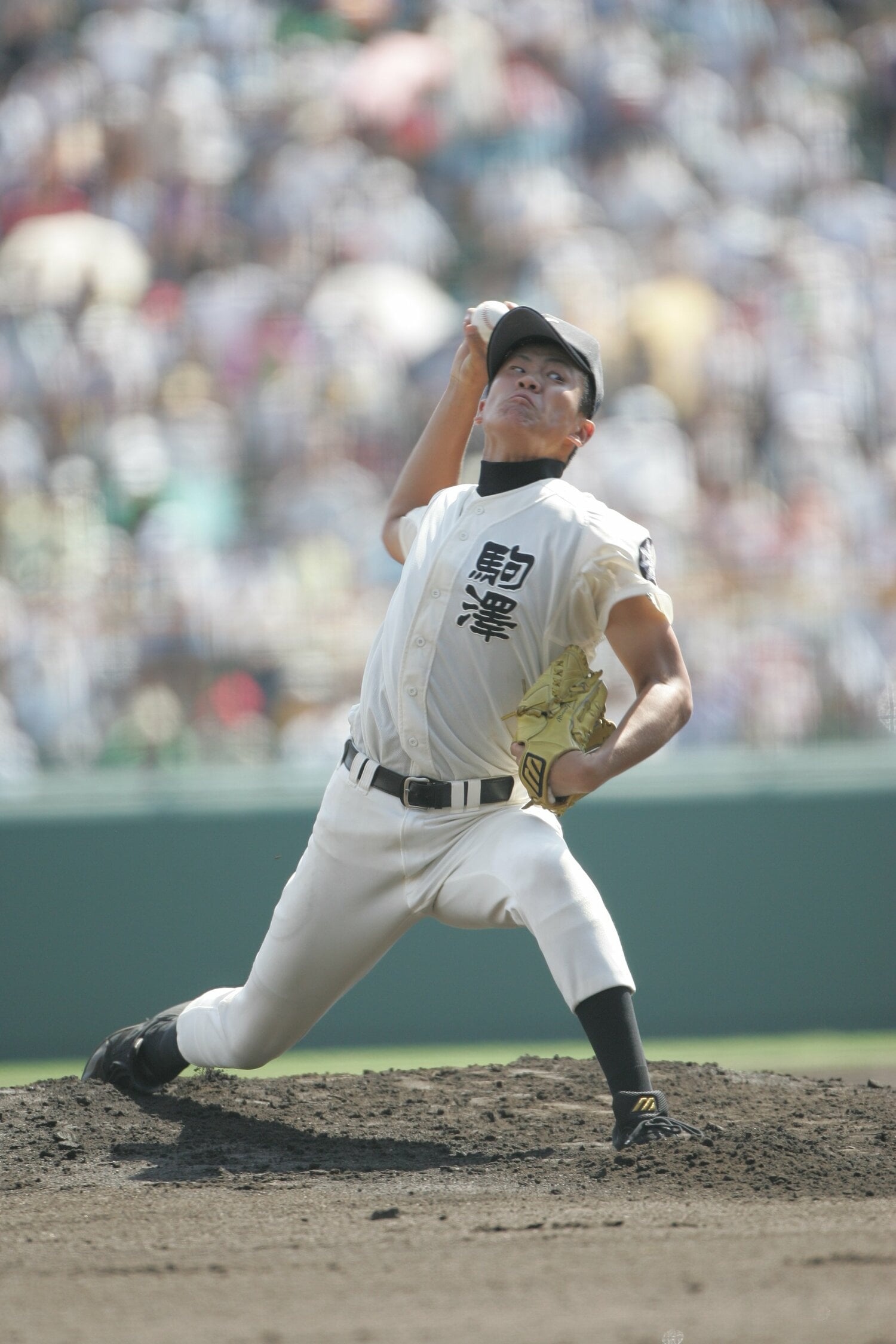 2005年夏の甲子園。2年生の田中将大は準決勝で大阪桐蔭打線を封じ込め、駒大苫小牧を優勝に導いた　©Hideki Sugiyama
