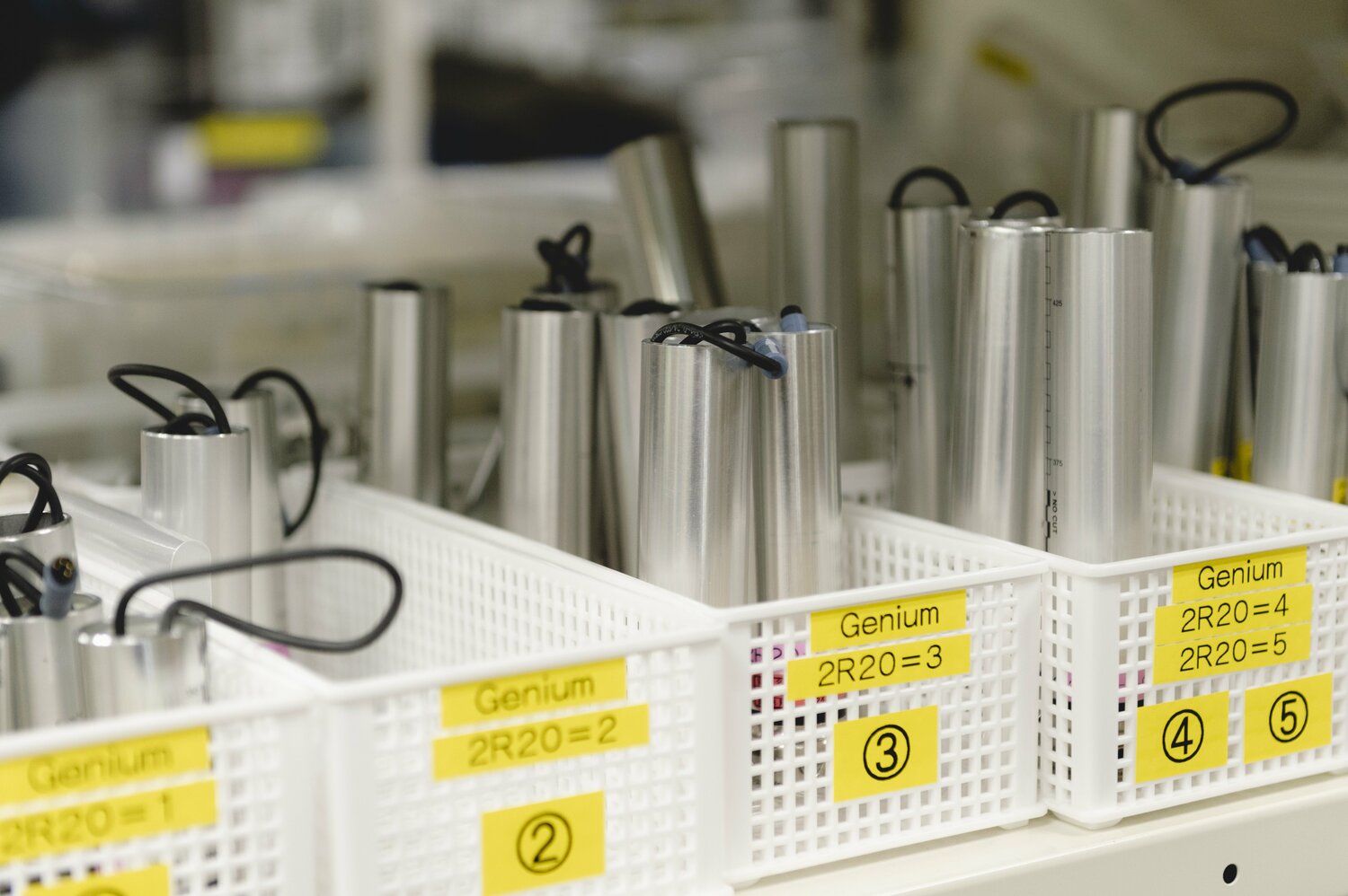 切断個所、体重等によって義足に使われるパーツが変わるため、各パーツ、長さ違いで準備しておく必要がある