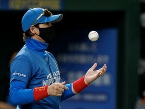 「なぜこの選手をこんなに使うのかと思っていましたが…」前楽天監督・今江敏晃が語る“新庄ファイターズ”4年目の結実「まさに飛躍、驚いた2人の選手」