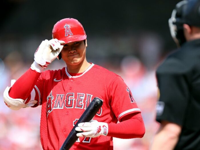 「打者・大谷翔平」は本当に試合に出続けて大丈夫なのか? 識者が解説する“右肘故障の影響”と“今オフ去就の焦点”「契約をめぐる判断は複雑化して…」<Number Web> photograph by Getty Images