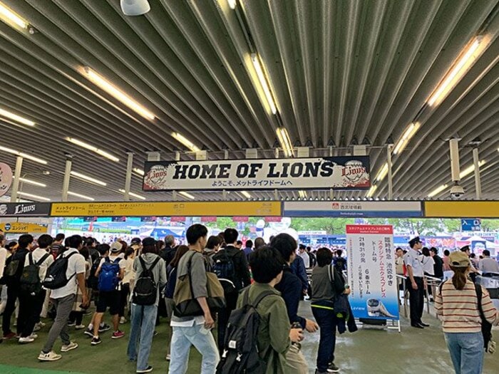 改修直前、思い出の“西武球場”へ。野球は儚く変わっていくものだから。＜Number Web＞ photograph by Yasutaka Nakamizo