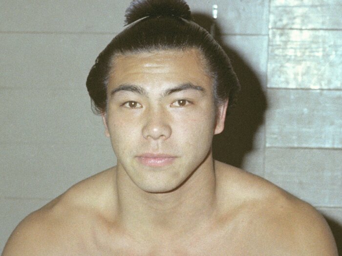 「あの鎧のような筋肉は…」千代の富士が“相撲入門を拒否”した最強中学生時代…元NHK名物アナが語る“伝説の横綱”誕生秘話「親方は“飛行機に乗れる”と」<Number Web> photograph by KYODO