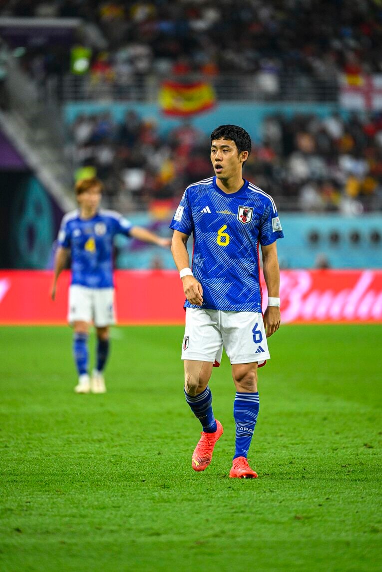 スペイン戦の遠藤　©Takuya Sugiyama/JMPA