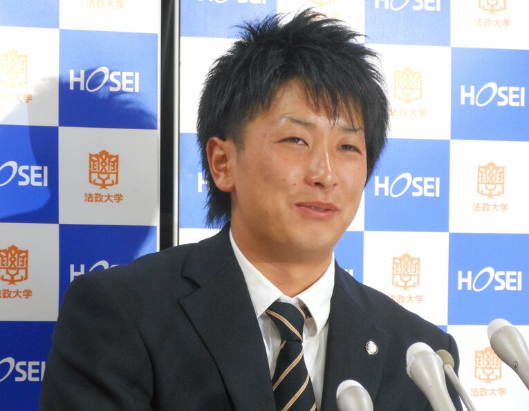 2012年、ドラフト2位指名された時の三嶋。当時22歳　©JIJI PRESS