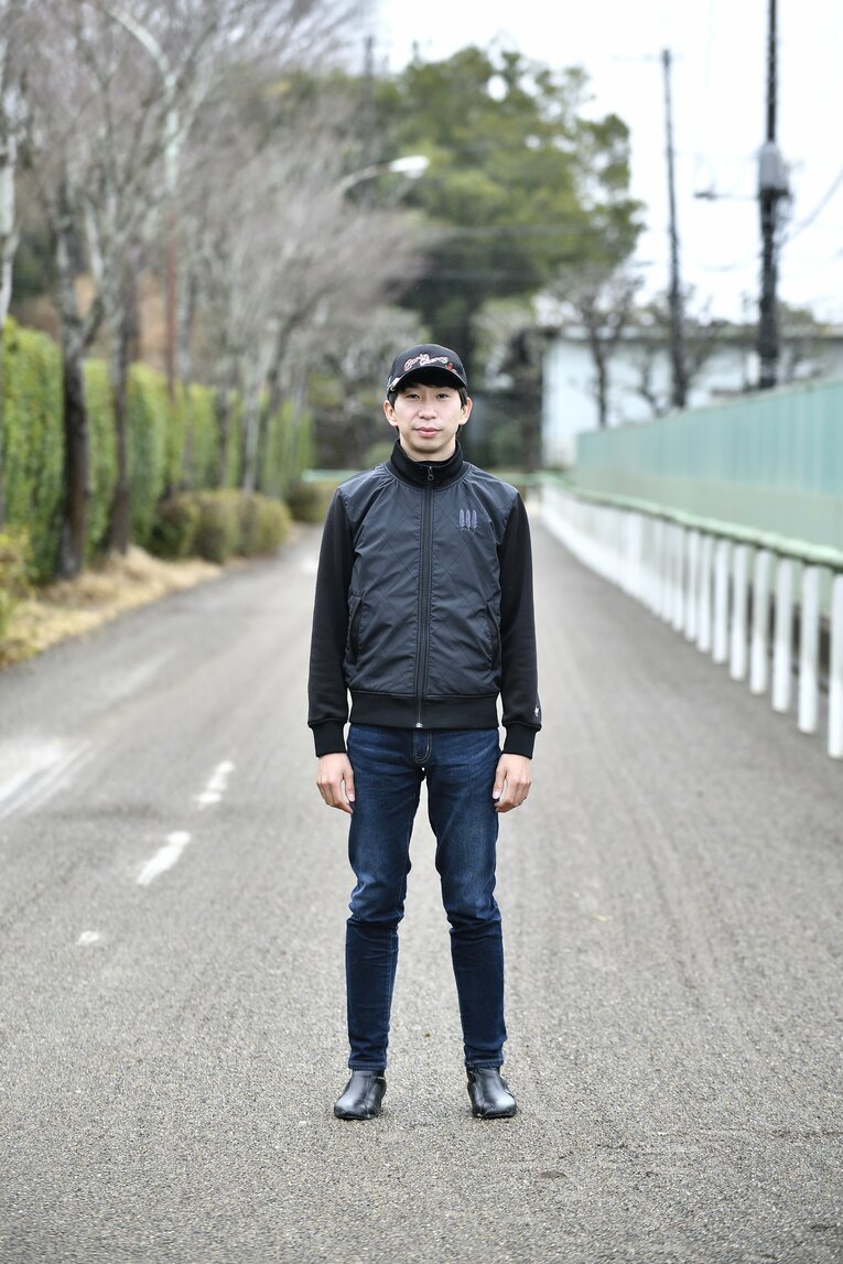 横山和生はデビュー3年目の2013年に39勝を挙げるも、その後成績は低迷し、2018年は9勝にとどまった。2019年以降勝ち星が増加し、2020年に30勝を挙げ、21年は自己最多の79勝。今年9月19日に通算300勝を達成　©Takashi Shimizu