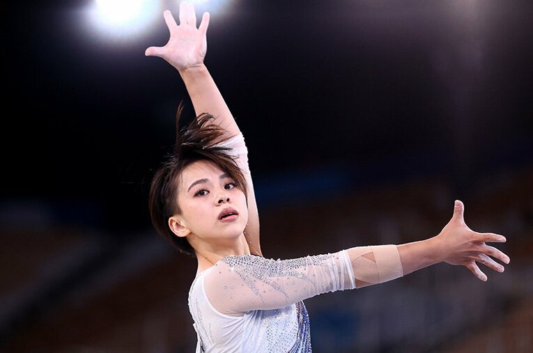 ＜龍角散presents エールの力2024④＞母が掛けてくれた「ありがとう」の言葉。村上茉愛は声援の力でメダルを手にした。(1) ／ photograph by AFLO