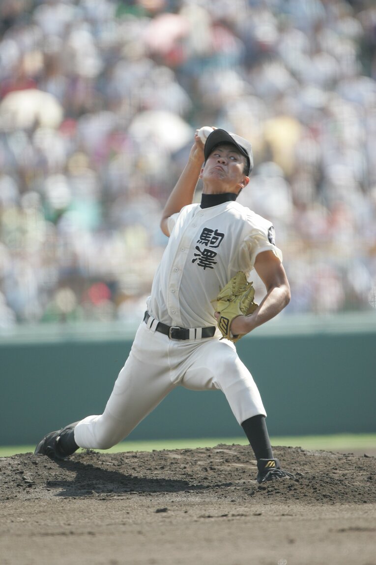 2005年夏の甲子園。2年生の田中将大は準決勝で大阪桐蔭打線を封じ込め、駒大苫小牧を優勝に導いた　©Hideki Sugiyama
