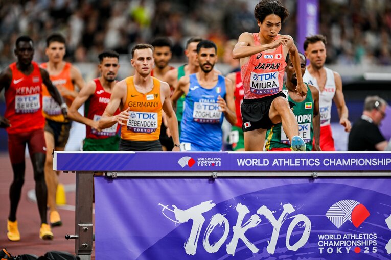 【東京世界陸上】三浦龍司のハードリング　©Nanae Suzuki