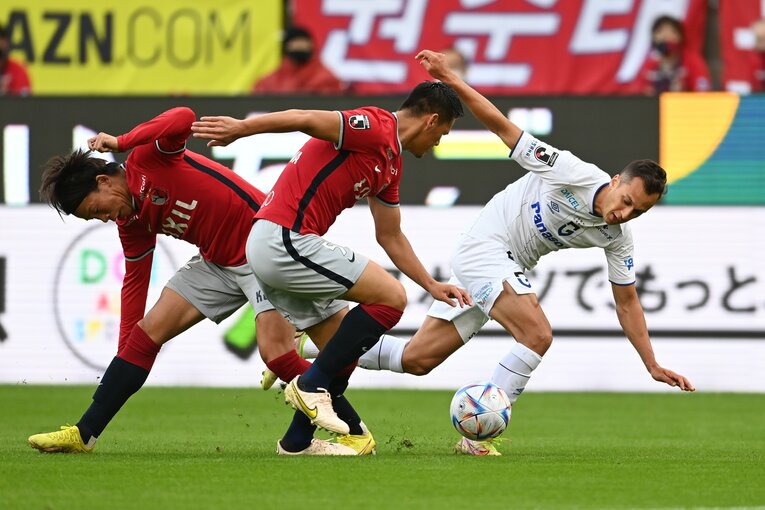 攻守に駆け回った左サイドのファン・アラーノ