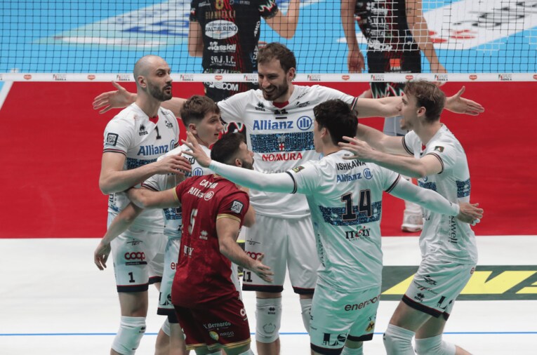 今季からミラノに加入したカジースキ（1番）。優勝請負人と期待されたが、まだその力を発揮できていない　©︎Lega Pallavolo Serie A