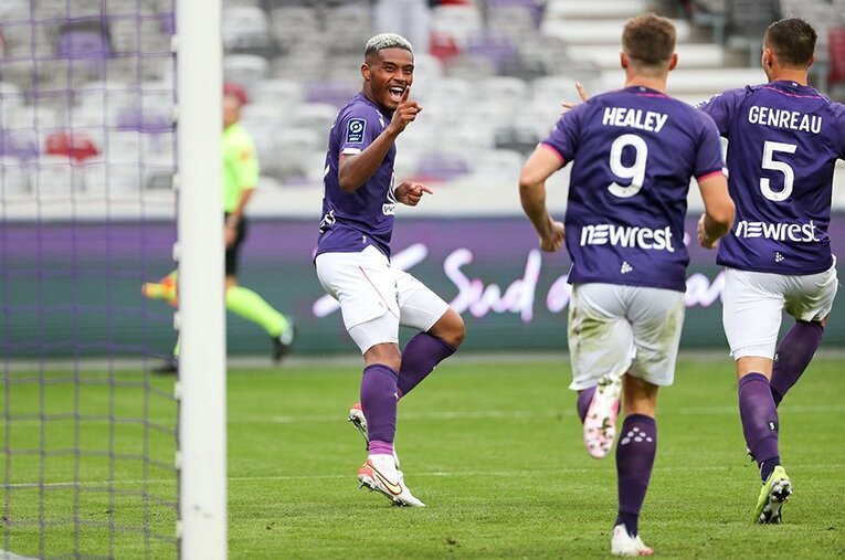 昨夏に仏2部トゥールーズに加入後、すぐにチームに馴染んだFWオナイウ阿道（写真は21年9月）。公式戦10ゴールをマーク（3月4日時点） ／ photograph by Getty Images