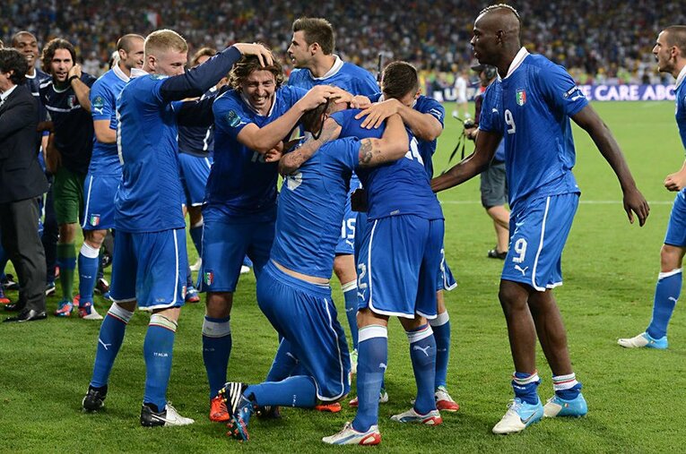 EURO2012で輝いたイタリア代表。ピッチを離れるとピンポンで熱くなったという ／ photograph by Getty Images