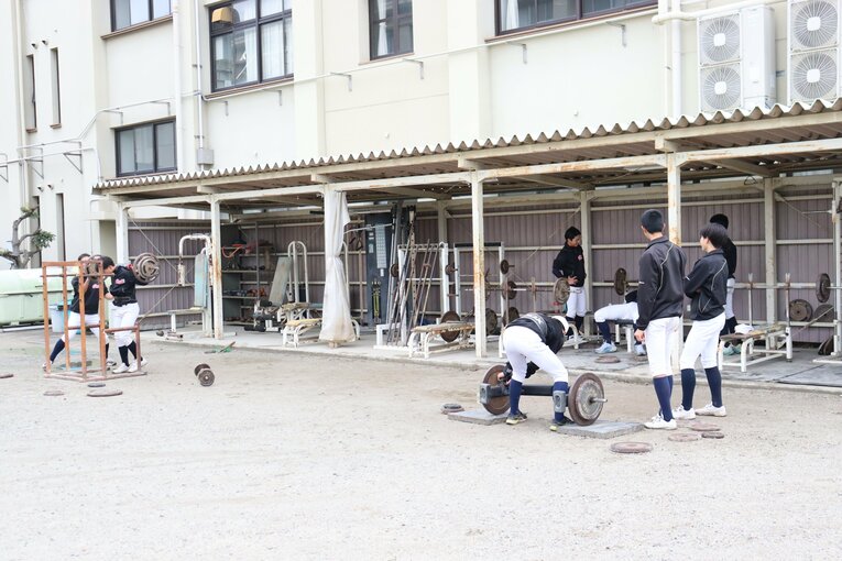 フィジカルトレーニングもマニュアルに沿ったものだけではないという　©Genki Taguchi