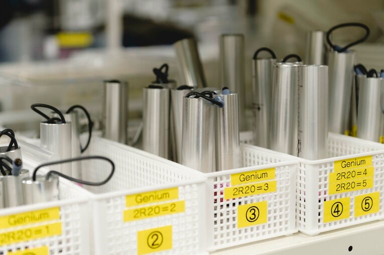 切断個所、体重等によって義足に使われるパーツが変わるため、各パーツ、長さ違いで準備しておく必要がある