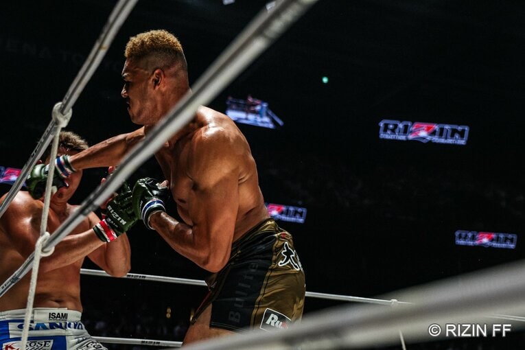『RIZIN.54』エドポロキングvs.上田幹雄　©RIZIN FF