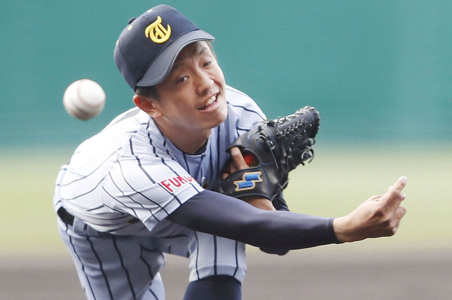 東海大福岡・安田大将に頭が下がる。120kmのボールで打者を崩す緩急の妙。<Number Web> photograph by Kyodo News