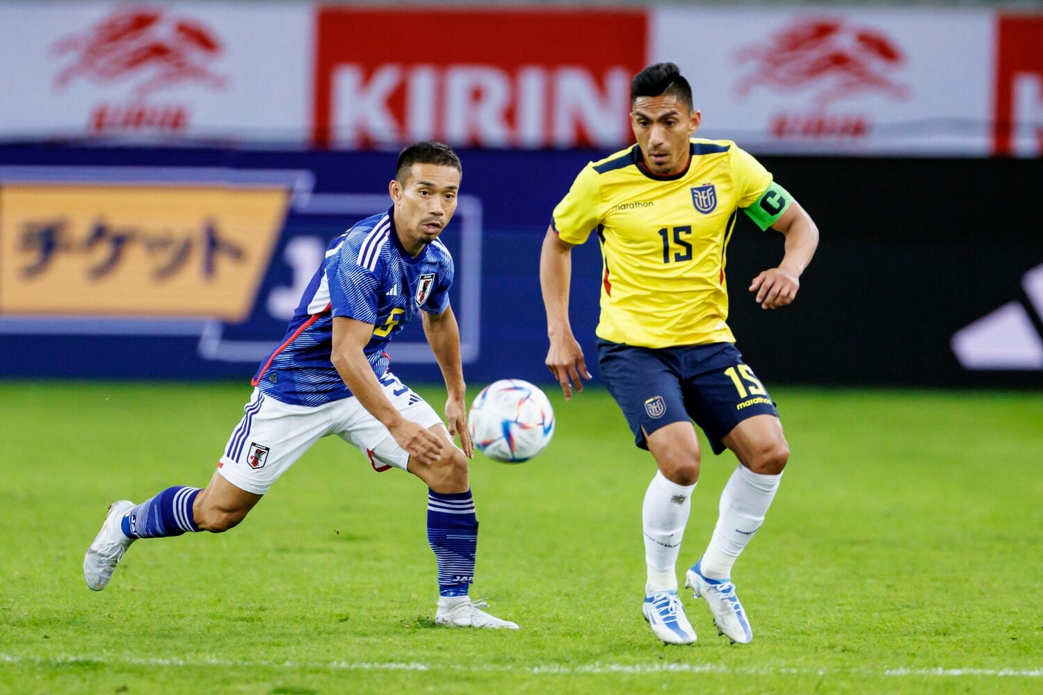 9月シリーズのエクアドル戦での長友佑都　©Kiichi Matsumoto