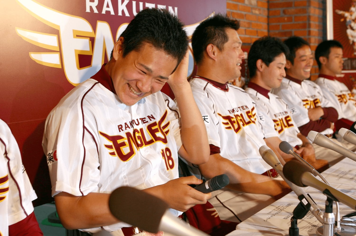 2007年オールスターファン投票選出、先発投手部門で1位となった田中将大と山崎武司ら　©Sankei Shimbun